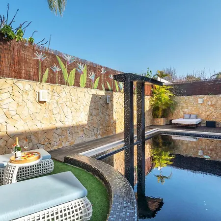 Villa Host Wise - Luxurious House With Private Salt Pool *