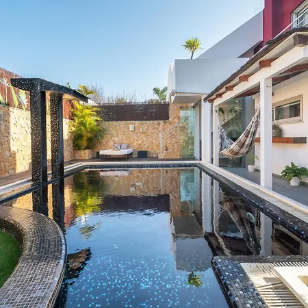 Host Wise - Luxurious House With Private Salt Pool