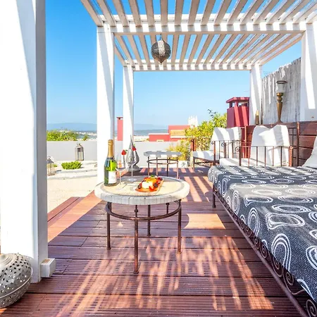 Host Wise - Luxurious House With Private Salt Pool
