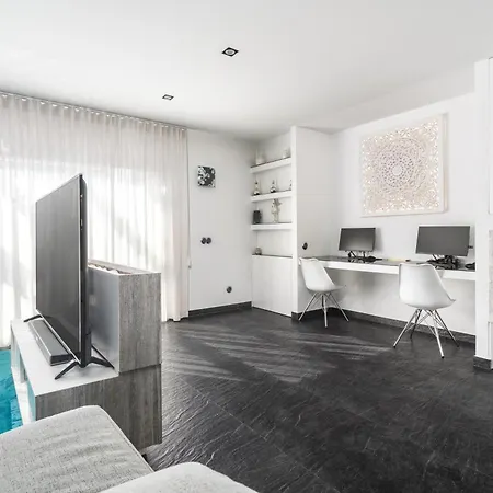 Βίλα Host Wise - Luxurious House With Private Salt Pool *